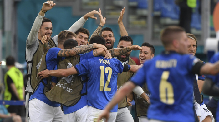 "Azuri" bez greške: Italija i Vels u osmini finala, Švajcarska na čekanju