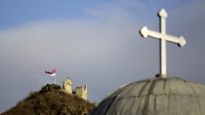 Ustaški grafiti na pravoslavnoj crkvi u Petrinji