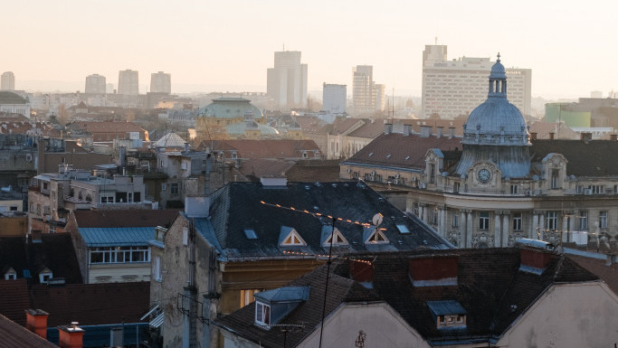 U centru Zagreba osvanuli grafiti "Slava Ukrajini" sa ustaškim U