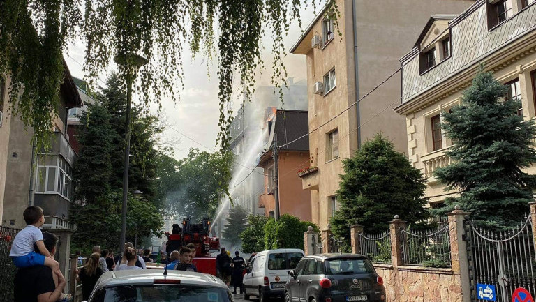 Ugašen požar na Lionu, dvojica vatrogasaca prebačena na VMA