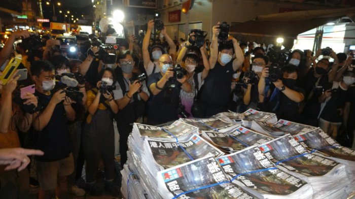 Građani Hongkonga razgrabili poslednje primerke, ugašen list Epl Dejli
