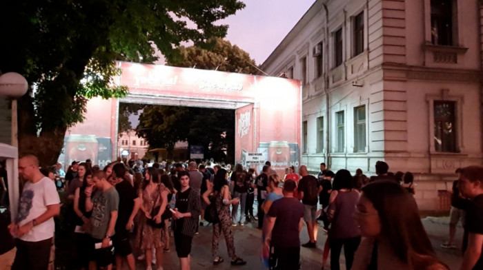 VIDEO Otvoren Arsenal u Kragujevcu, prvi festival od početka pandemije: Pogledajte kako je izgledalo testiranje na ulazu