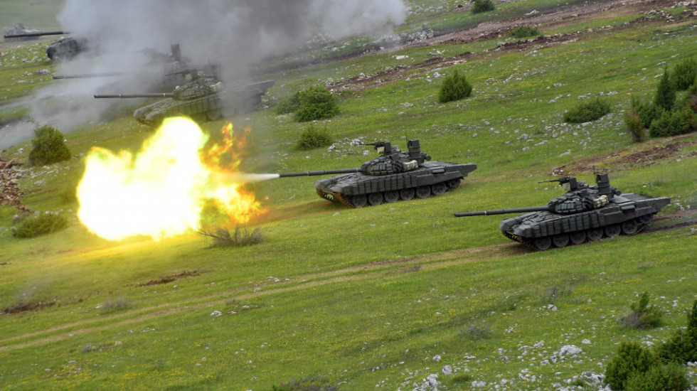 Tenkovi, borbeni sistemi, letelice... i 2.337 vojnika: Vojna vežba "Munjeviti udar 2021"