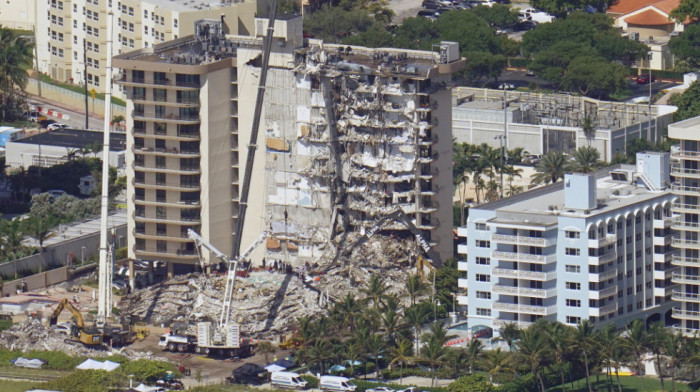 U nedelju rušenje i preostalog dela zgrade u Majami Biču