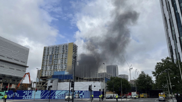 Veliki požar u Londonu na metro stanici, čula se i eksplozija