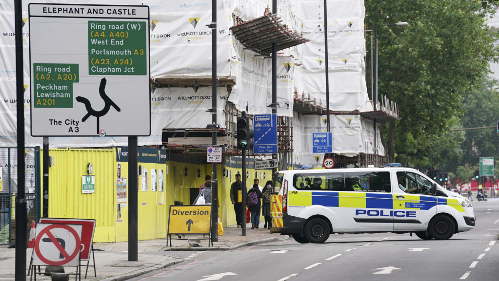 Dva policajca i jedan muškarac napadnuti nožem u Londonu