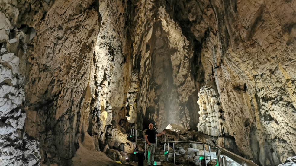 Hadži Prodanova pećina kod Ivanjice: Neistražena riznica pećinskog nakita