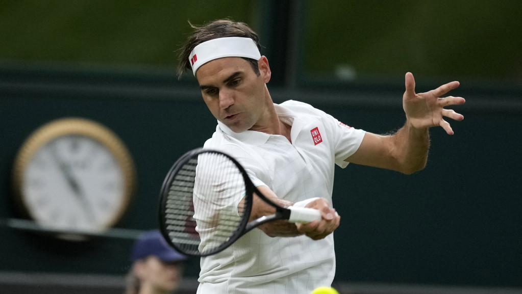 Federer se namučio protiv Manarina i prošao dalje nakon predaje Francuza