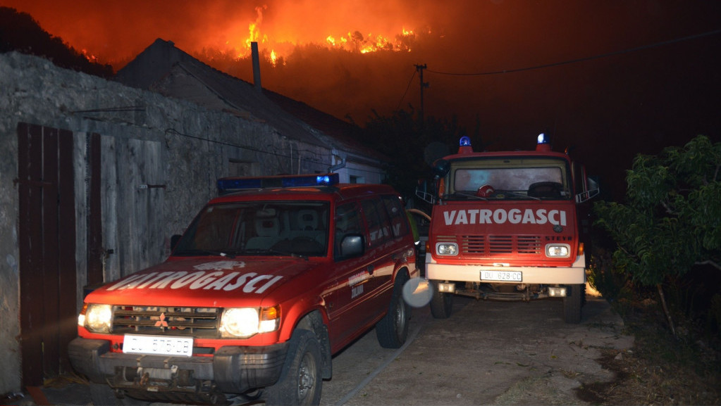 Veliki požar na severu Hrvatske, gorelo skladište mlinova