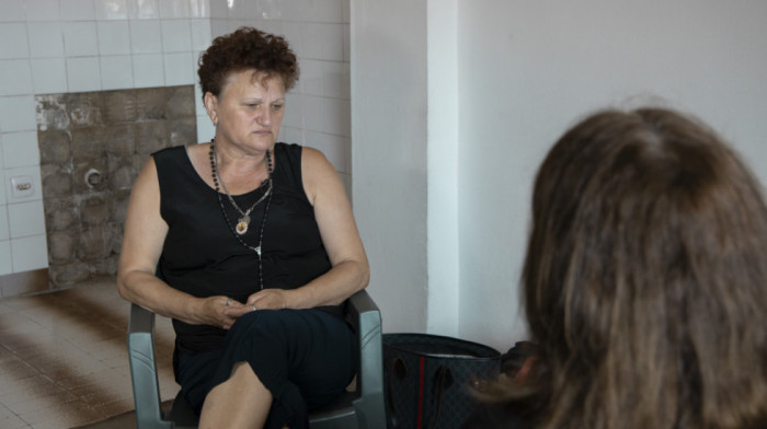 Jedinoj povratnici u Đakovicu kamenuju stan i traže da ode – ona za Euronews Srbija kaže da je spremna da se bori