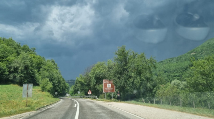 Snažno nevreme pogodilo Prijepolje, padao grad veličine lešnika