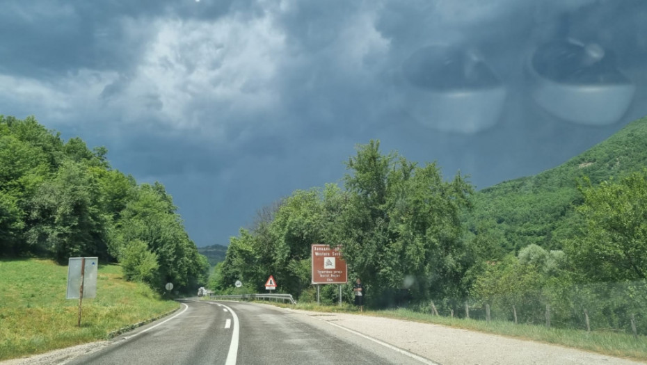 Snažno nevreme pogodilo Prijepolje, padao grad veličine lešnika