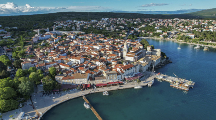Hrvatsko ostrvo Krk će naplaćivati tuširanje na plaži, motiv nije zarada