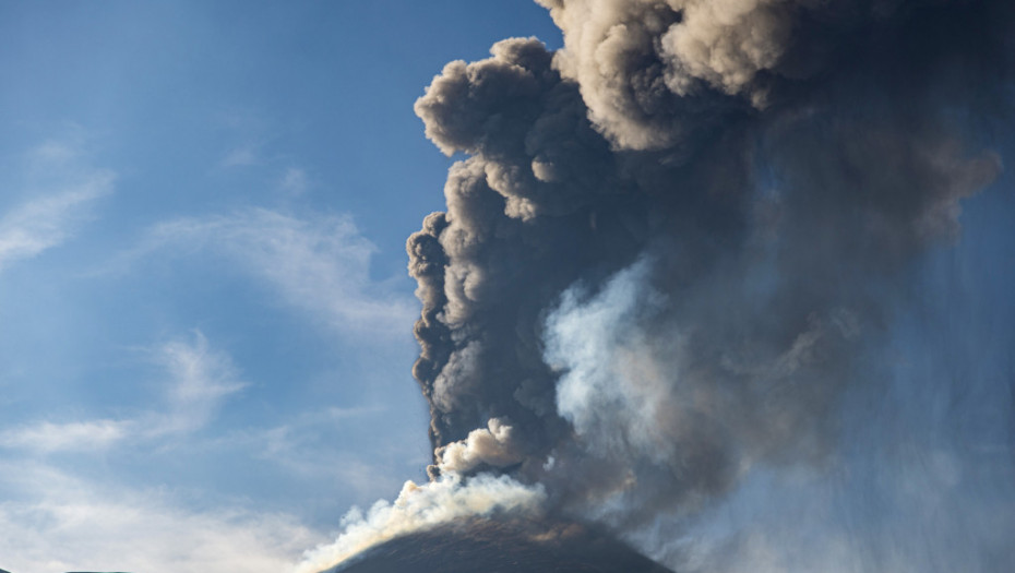 Nova erupcija Etne, zatvoren glavni aerodrom na Siciliji