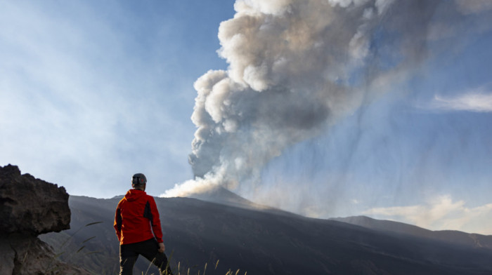 Erupcija Etne, zatvoren aerodrom u Kataniji