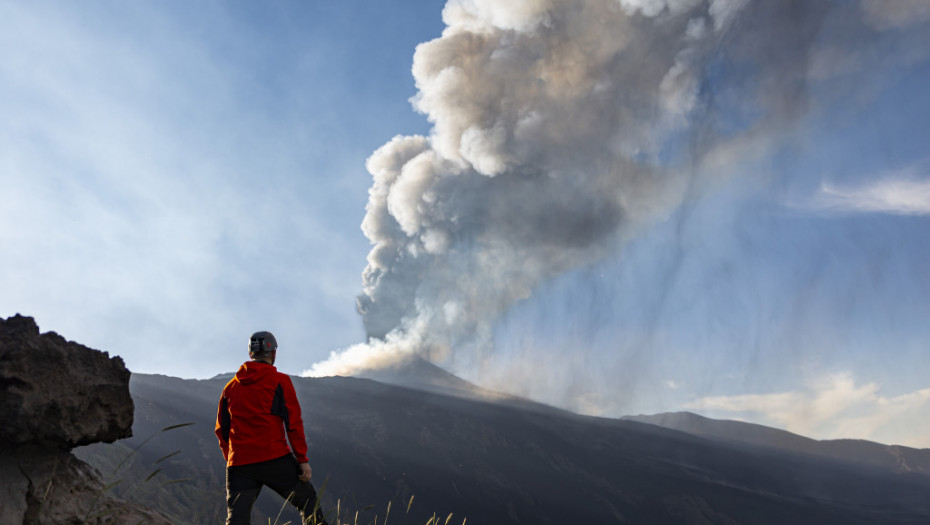 Erupcija Etne, zatvoren aerodrom u Kataniji