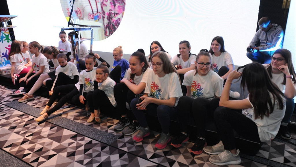 Poznati sportisti u društvu sa decom: Na Zlatiboru overene prve karte za međunarodno SIM finale