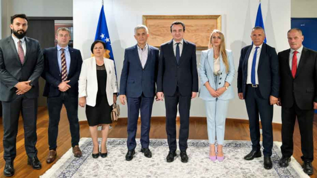 Pet poslanika Skupštine Srbije i Sulejman Ugljanin se sastali sa Kurtijem