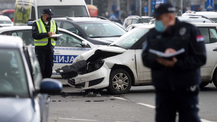 Kako je došlo do teške nesreće u Zemunu u kojoj je poginulo dete: Automobilom upravljao maloletnik bez dozvole