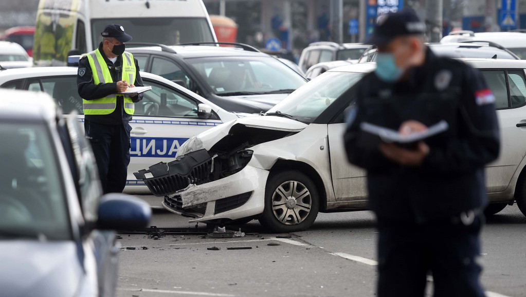 Kako je došlo do teške nesreće u Zemunu u kojoj je poginulo dete: Automobilom upravljao maloletnik bez dozvole