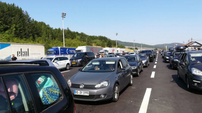 Gužve na graničnim prelazima - zadržavanje od 60 do 120 minuta