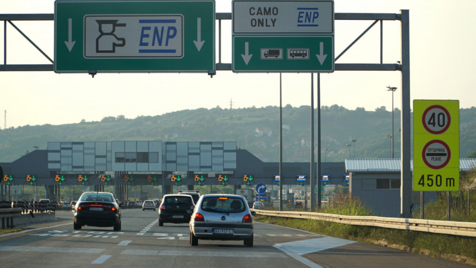 Bez gužve na putevima i granicama, saobraćaj umeren