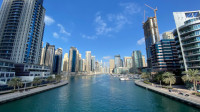 Državni službenici u Emiratima će od januara raditi duže - petkom pola radnog vremena