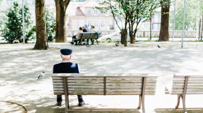 Stanovništvo EU sve starije, Evropski parlament poziva države-članice da promene politike