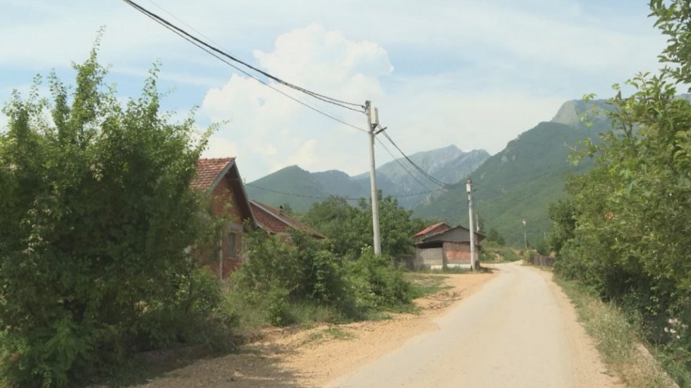 U selima u okolini Peći sve manje Srba, kuće i dalje porušene: "Nema naroda, sediš ceo dan kao u zatvoru"