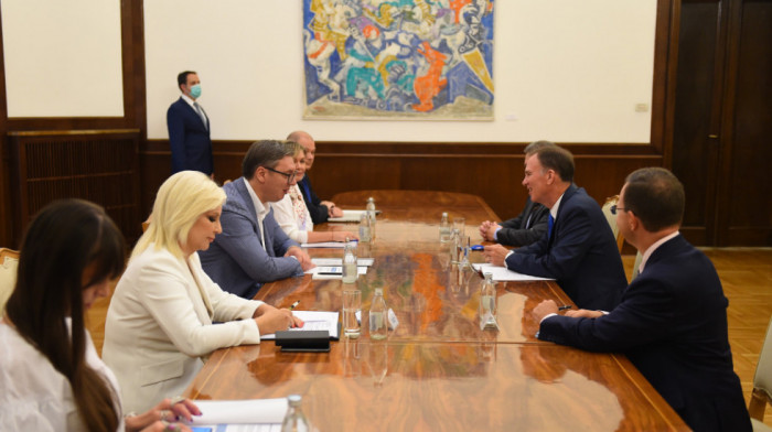 Vučić se sastao sa Donelijem: Važno je da Srbija osigura energetsku bezbednost