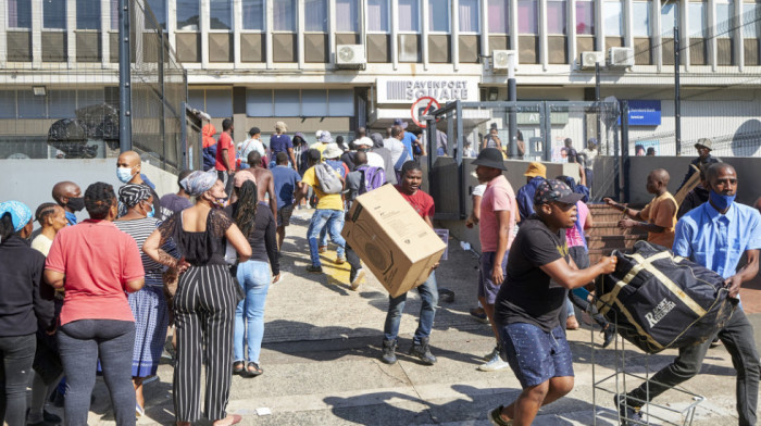 Predsednik Južnoafričke Republike pozvao građane da ne pribegavaju paničnom kupovanju