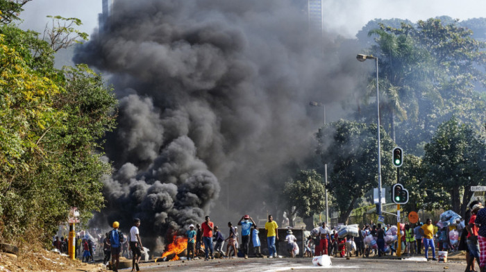 Bilans nereda u Južnoj Africi: Broj žrtava popeo se na 72, veliki broj ljudi stradao u stampedu
