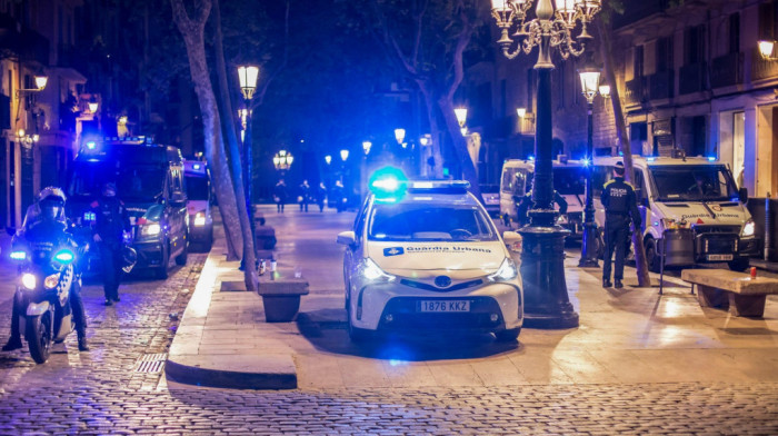 Katalonija uvodi noćni policijski čas zbog omikrona