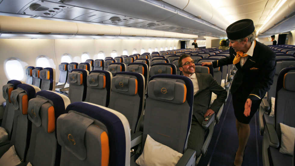 Lufthansa se više neće obraćati putnicima sa "dame i gospodo" - ovako će izgledati novi pozdrav