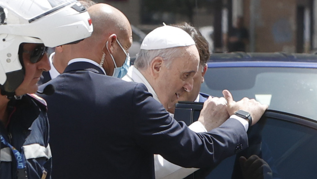 Papa danas napustio bolnicu u Rimu u kojoj je operisan