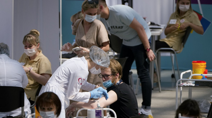 Vlada SAD planira od septembra vakcinaciju trećom dozom