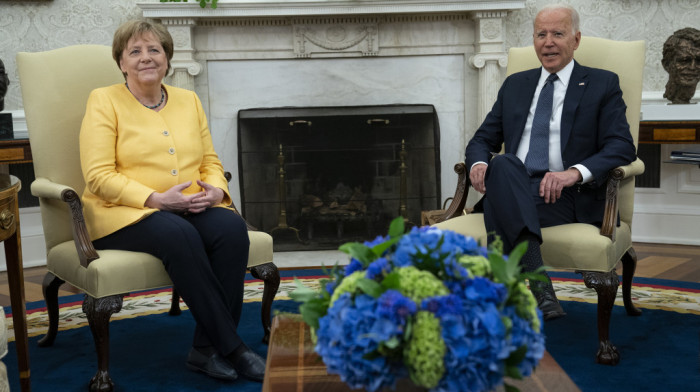 Poslednja zvanična poseta Beloj kući: Bajden dočekao Angelu Merkel u Vašingtonu