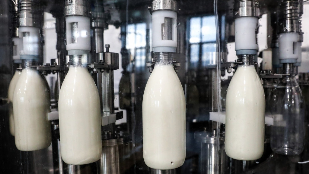 Poljoprivrednici posle razgovora sa ministarkom: Premija za mleko ostaje 10 dinara, za sledeću godinu novi dogovor