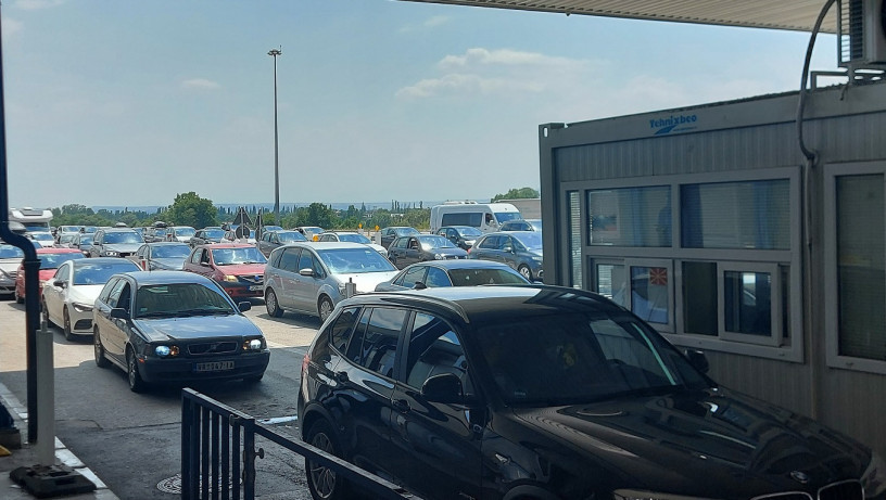 Gužve na prelazima: Na Horgošu čekanje i do sat i po