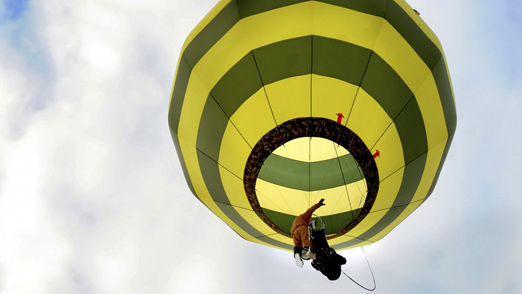 Srušio se balon u Vermontu, jedna osoba poginula