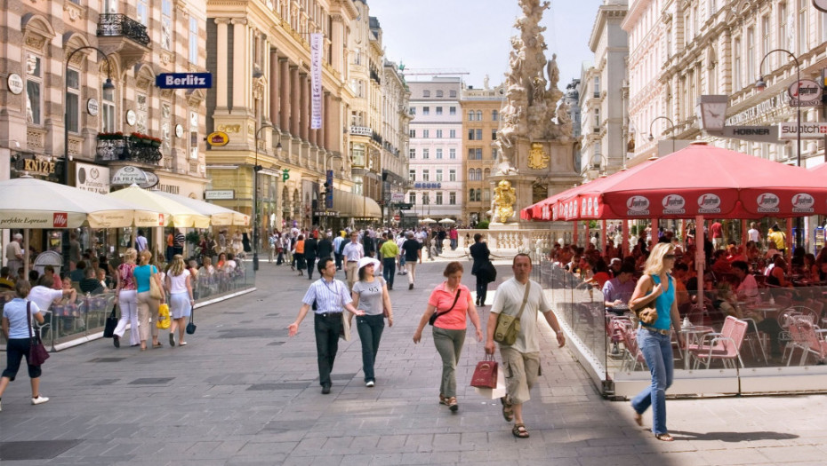 Austrija uskoro ukida zabranu za marame u obdaništima?