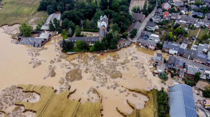 Najgore poplave u poslednjih 50 godina: Broj mrtvih porastao na 168, nivo vode je počeo da opada, ali opasnost još nije prošla