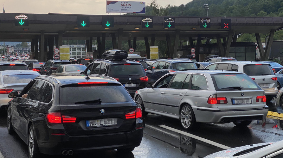 I ovog vikenda gužve na graničnim prelazima: Dva sata se čeka na Horgošu, na Batrovcima sat i po