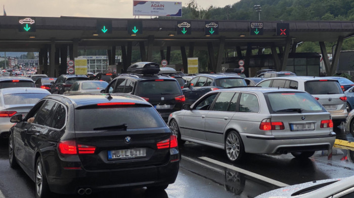 I ovog vikenda gužve na graničnim prelazima: Dva sata se čeka na Horgošu, na Batrovcima sat i po