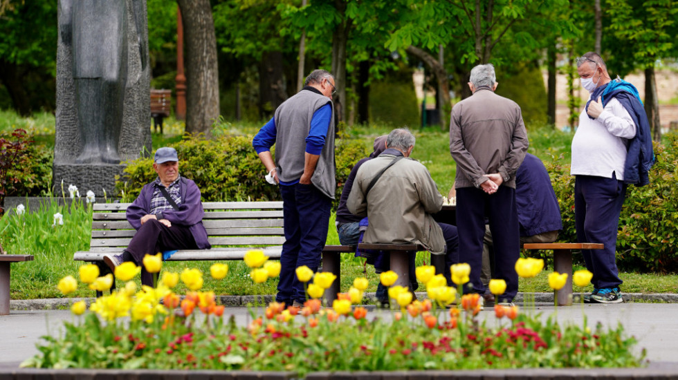 Penzioneri nezadovoljni zbog skoka cena prehrambenih proizvoda, traže sastanak s Vučićem