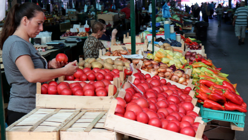 Nedimović obećao da će se država uključiti u rešavanje problema otkupa leskovačkog paradajza