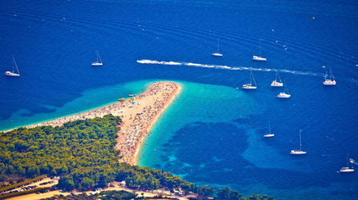 Hrvatska policija pozvala građane i turiste na oprez od krađe: Ne nosite puno novca i nakit na plaže