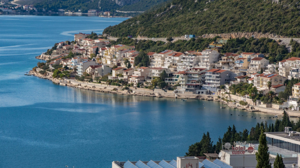 Le acque reflue vengono scaricate nel lago di Ohrid, l’Istituto per la sanità pubblica afferma che ciò non influisce sulla qualità dell’acqua
