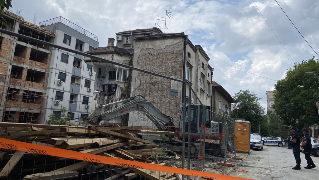 Policija sprečila pokušaj pljačke stanova urušene zgrade u Vidovdanskoj, stanari tvrde: Naše stvari nalazimo na pijaci