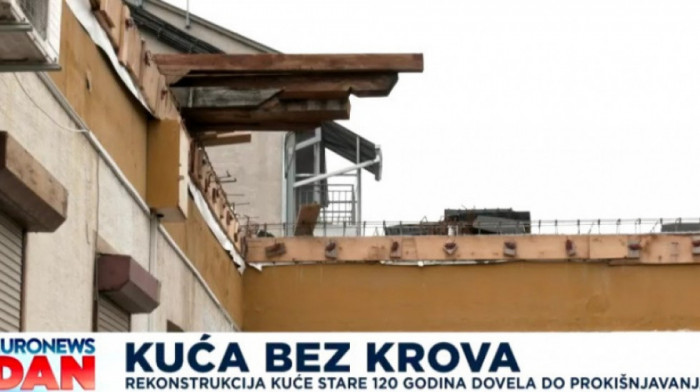 Stanari zgrade u Novom Sadu dočekali pljuskove bez krova, investitor najavio rekonstrukciju, sudski sporovi otežavaju radove